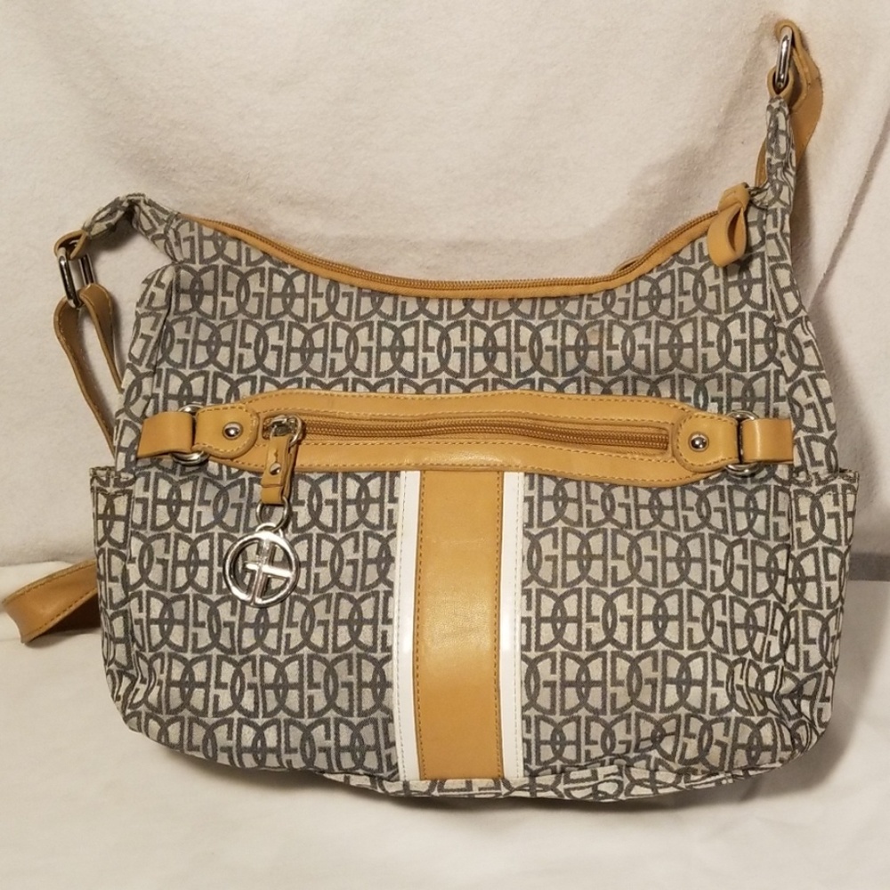 Cy GIANI BERNINI
crossbody bag
nuetral stylish bag